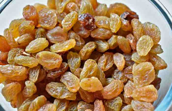 Wellhealthorganic.Com: Easy-Way-To-Gain-Weight-Know-How-Raisins-Can-Help-In-Weight-Gain