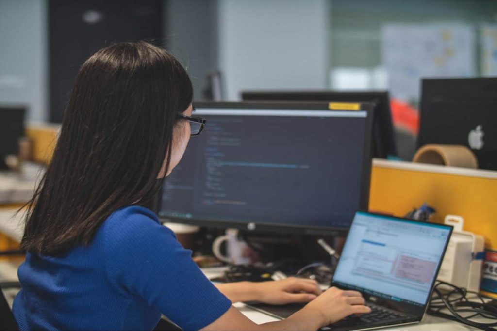 The Benefits of Using Cloud-Based Proposal Software for Small Businesses